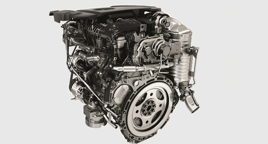 Средний расход топлива с новым двигателем (на фото) составляет 6,2 л/100 км против 6,9 у варианта с трёхлитровой «шестёркой» на 258 сил.