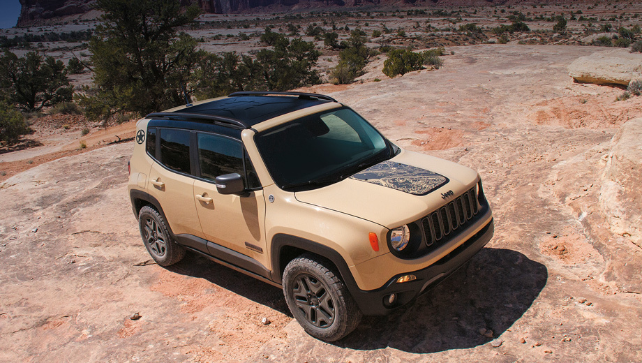 Jeep renegade. Внедорожник в исполнении Deserthawk будет доступен в белом, сером, чёрном или песочном цветах кузова.