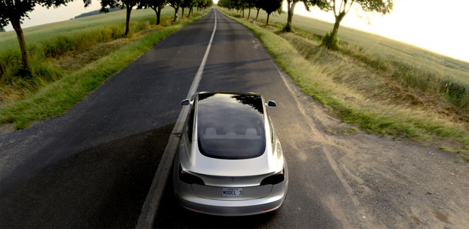  Базовая версия Model 3 будет пробегать на одной зарядке 215 миль (346 км). Стартовая цена в США — $35 000 (2,09 млн рублей). Число собранных заказов уже превысило 350 000. 