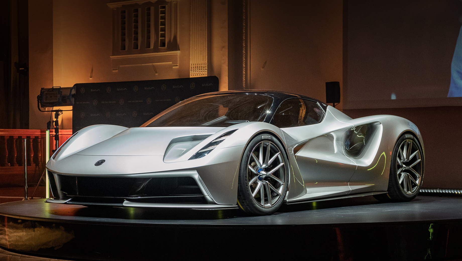 Запуск гиперкара Lotus Evija перенесён на 2021 год