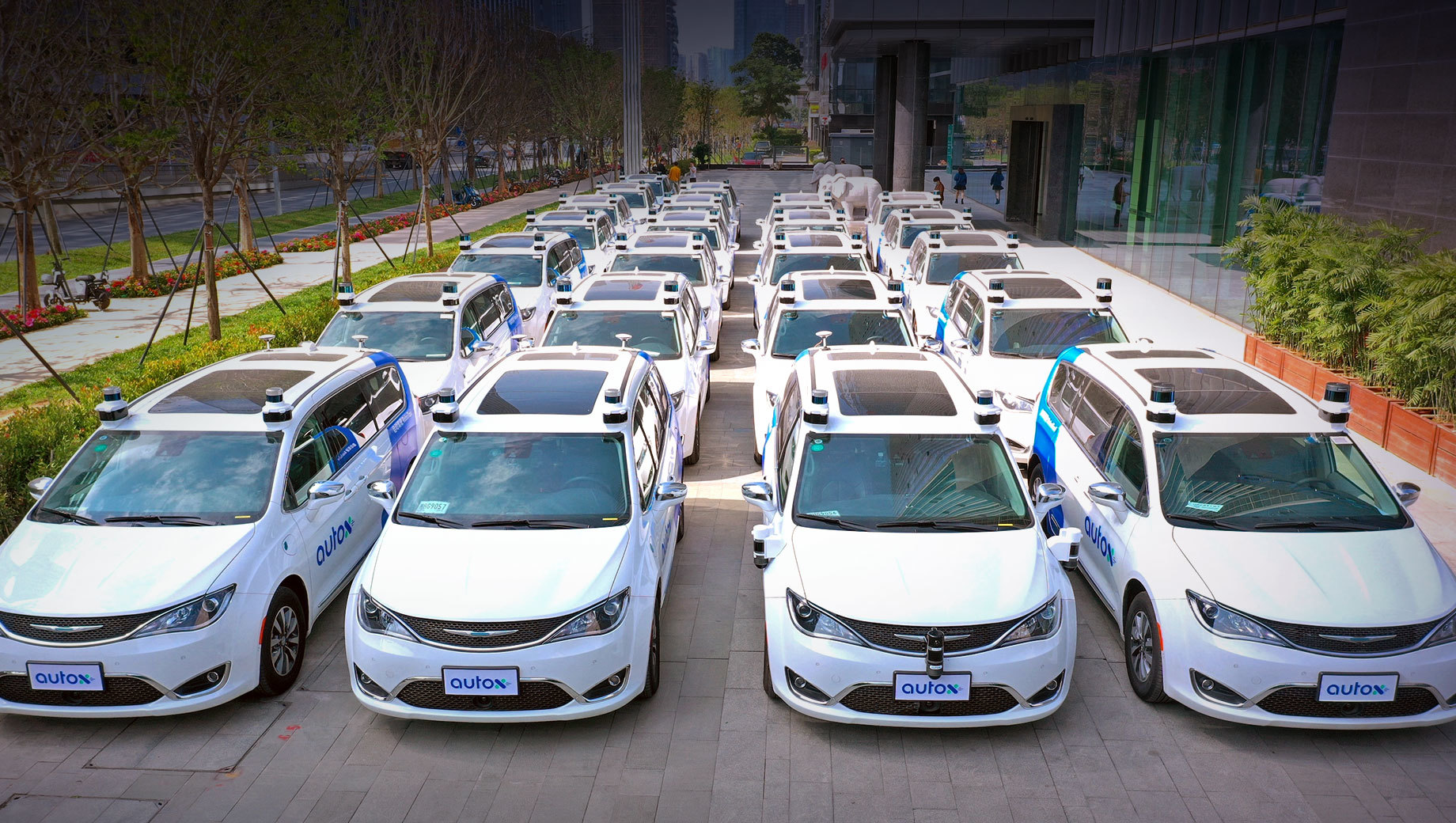 Роботакси AutoX впервые выехали на улицы Китая без водителей